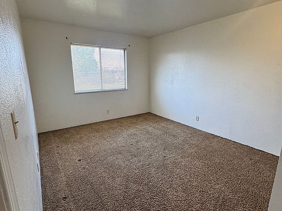 4th image of 2020-2030 Redwood Way #2028