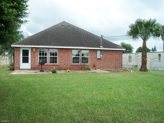 2nd image of 213 W Fleetwood Ave