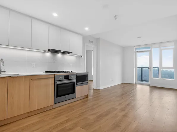 318 Alderson Ave #2308, Coquitlam, BC V3K 1W2