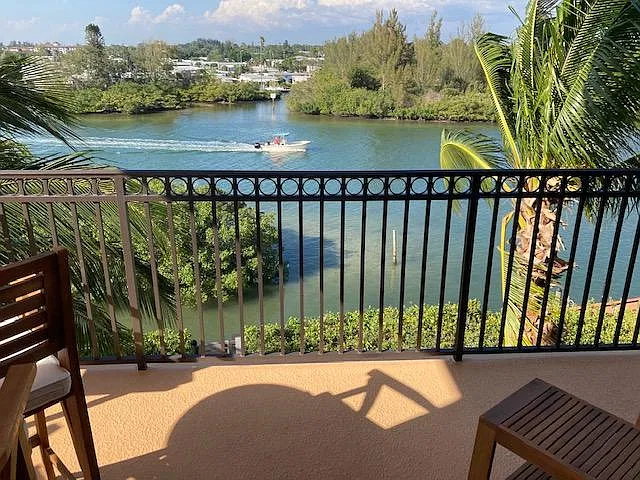 3 bed, 2101 sqft, $3,950 — Photo 3