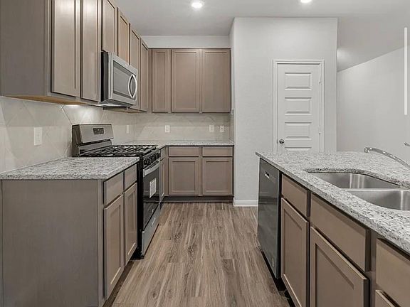4th image of 2329 Mooneye Ct