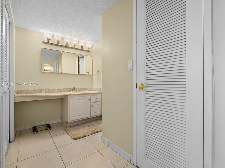 3725 S Ocean Dr #1110 — Photo 15