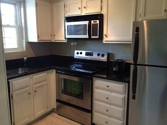 3rd image of 2106 N Scott St APT 46
