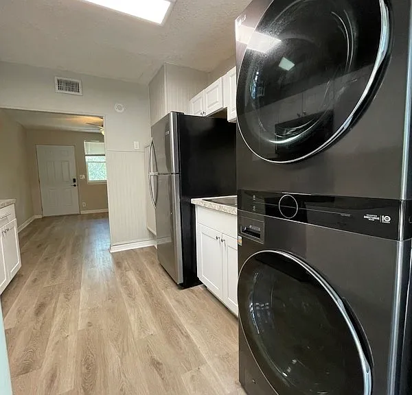 1575 W 19th St #3 — Photo 4