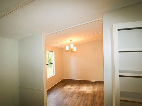 5th image of 8539 Osteen St