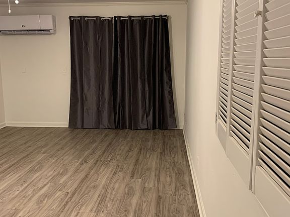 5th image of 340 E Saint Charles St #4