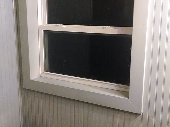 5th image of 918 Avenue A