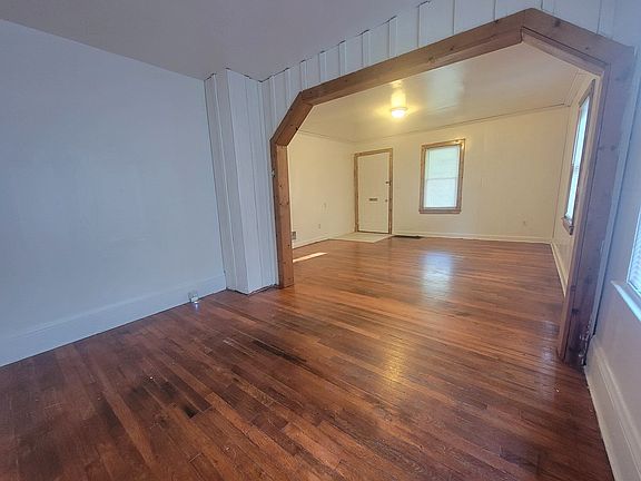 5th image of 180 Old Pemberton Rd
