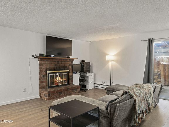 4th image of 1328 N Green Ct