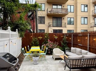 213 Kent St APT 1L, Brooklyn, NY 11222