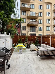 213 Kent Street, #1L
