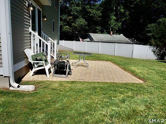 2nd image of 139 South End Road