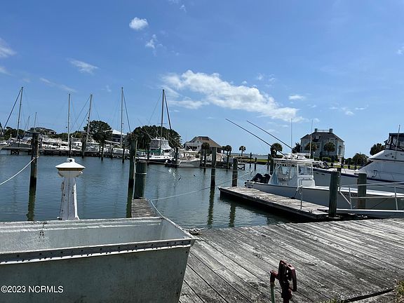 3rd image of 409 Island Drive Boat Slip #70