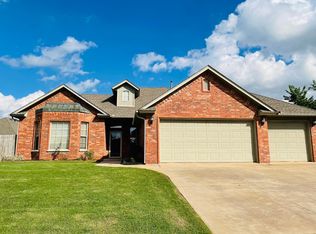 3800 Mackenzie Dr, Moore, OK 73160