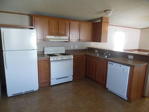 5th image of 2913 Arbutus St