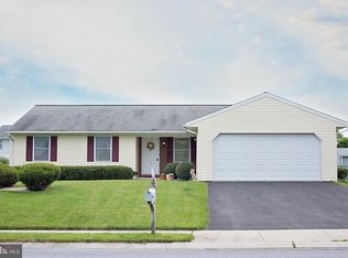 25 Village Dr #L-0195, Newmanstown, PA 17073