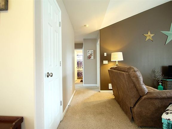 5th image of 124 Little Brook Ln