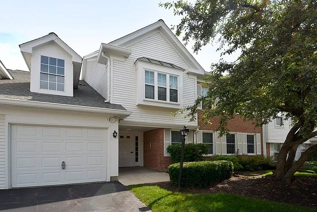 1311 Nutmeg Ct APT D photo 1