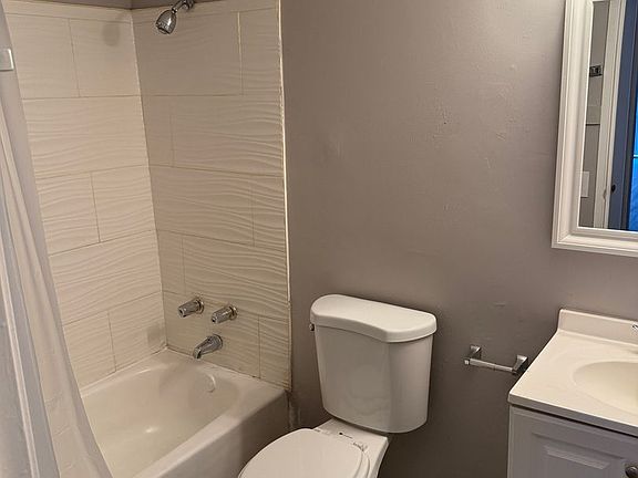 3rd image of 3121-3153 W Madison St #3054-202