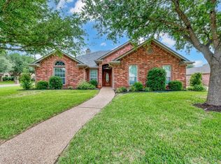 100 Silver Spur Trl, Mc Gregor, TX 76657