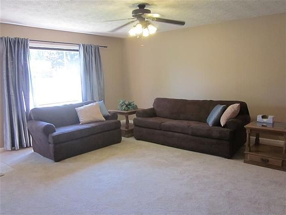 2nd image of 23 Sunnybrook Ct
