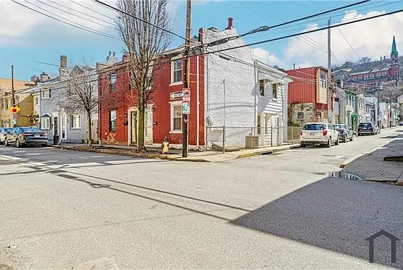 3 bed, 1700 sqft, $3,995 — Photo 2