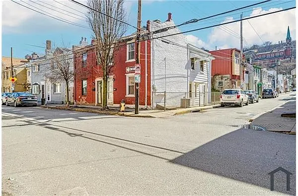 Building Photo - 1312 Sarah St