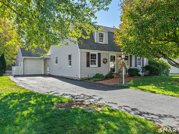 11 Centerwood Road, Newington, CT 06111