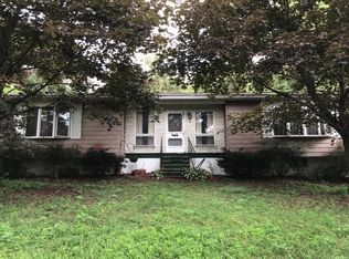 7 Hotel Ln, Barnesville, PA 18214