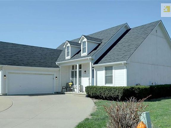 2nd image of 706 Rosewood Ct