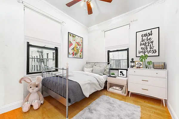 Sold by Modern Spaces | media 4