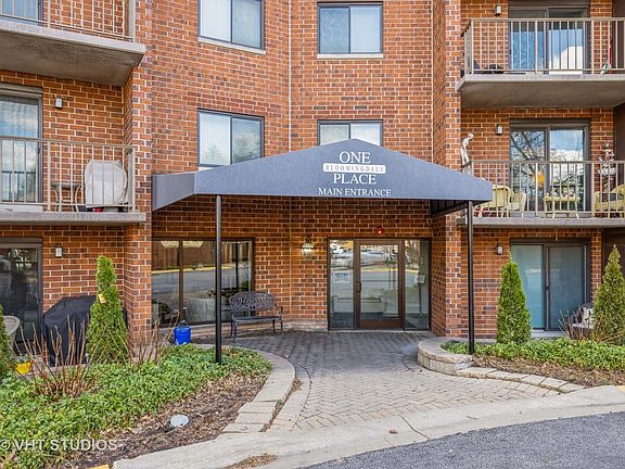 2nd image of 1 Bloomingdale Pl APT 509