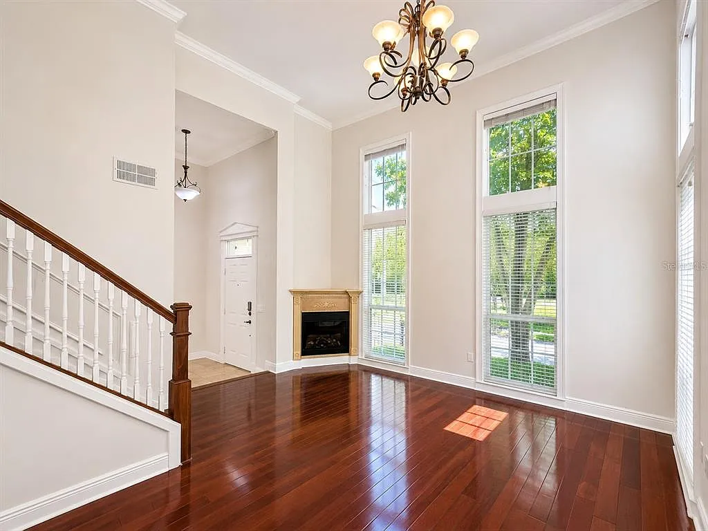 3 bed, 2.5 bath, 1880 sqft, $3,850 — Photo 2