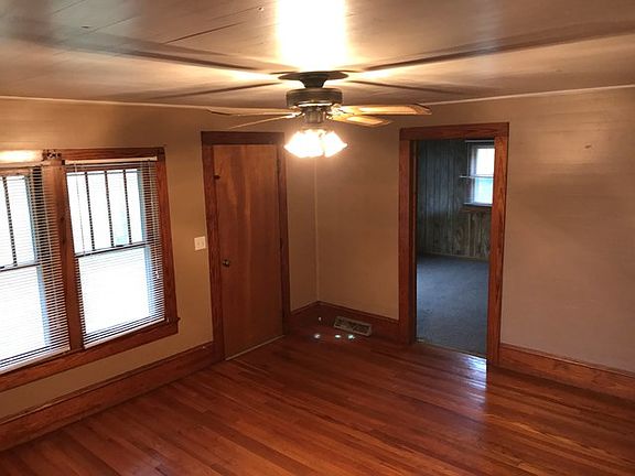 4th image of 590 Friendship Cross St