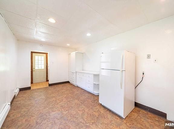 4th image of 18 Hardenburgh Ave APT 1
