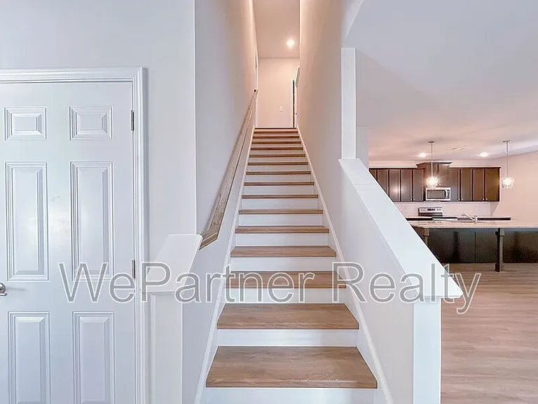 2614 Mills Commons Dr — Photo 9