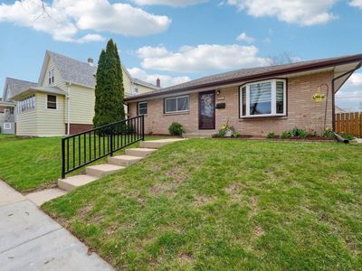 3821 East Squire AVENUE, Cudahy, WI, 53110