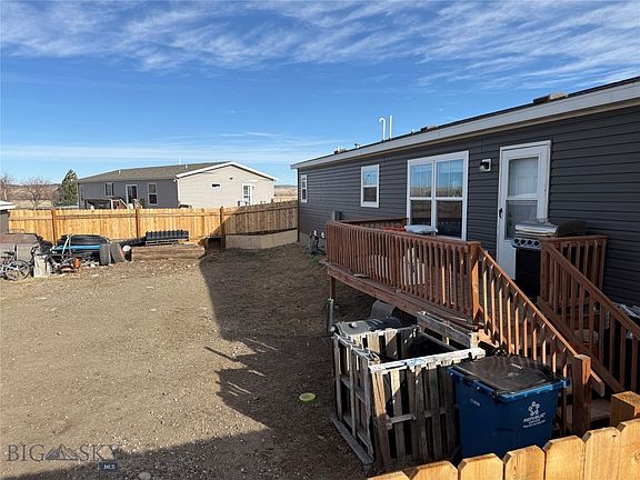 4th image of 1100 E 2nd Ave