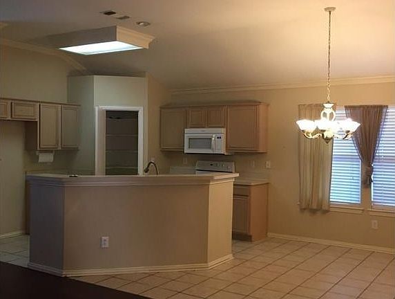 5th image of 1030 Port Isabel Dr