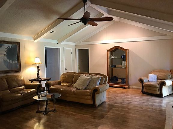 4th image of 108 Wooded Crest Dr