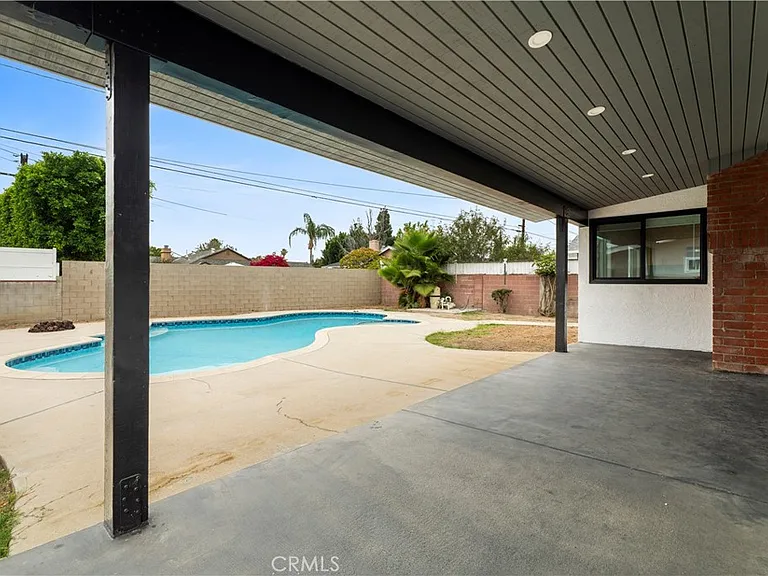 10345 Blucher Ave — Photo 19
