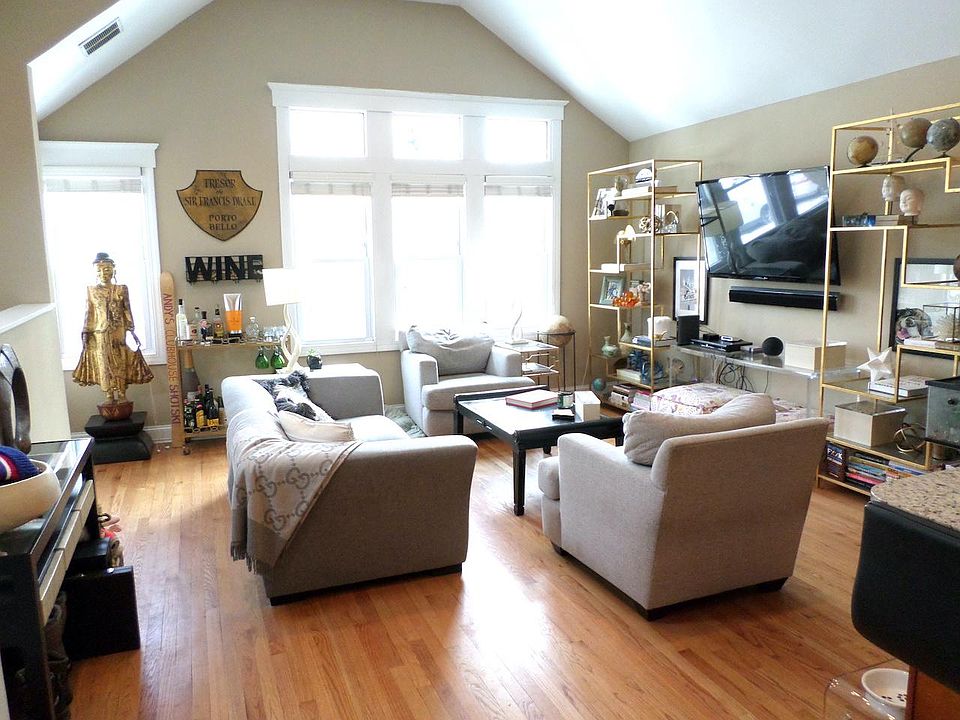 1st image of 1852 N Bissell St #2