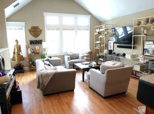 1852 N Bissell St #2, Chicago, IL 60614