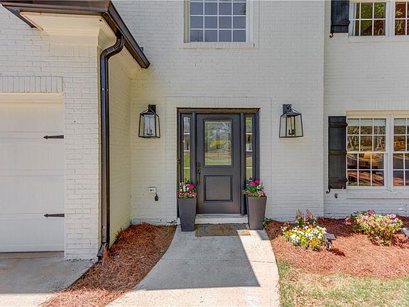 3rd image of 2310 Olde Hickory Pl