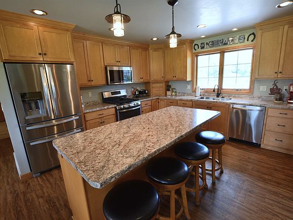 Great Kitchen Space!