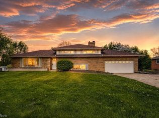3877 Grove St NE, Canton, OH 44721