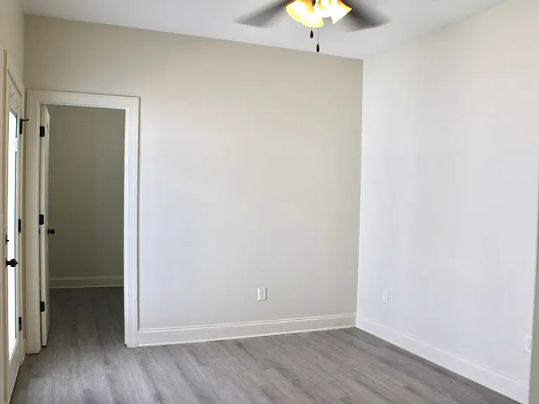 208 Park West Loop — Photo 26