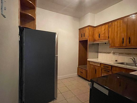 5th image of 152 E 88th St Floor 1