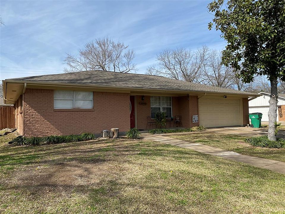 1st image of 1114 Royal Dr