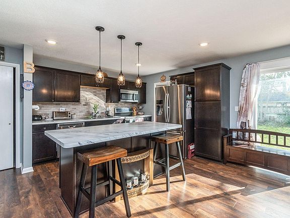 4th image of 1402 Arthur Dr #1